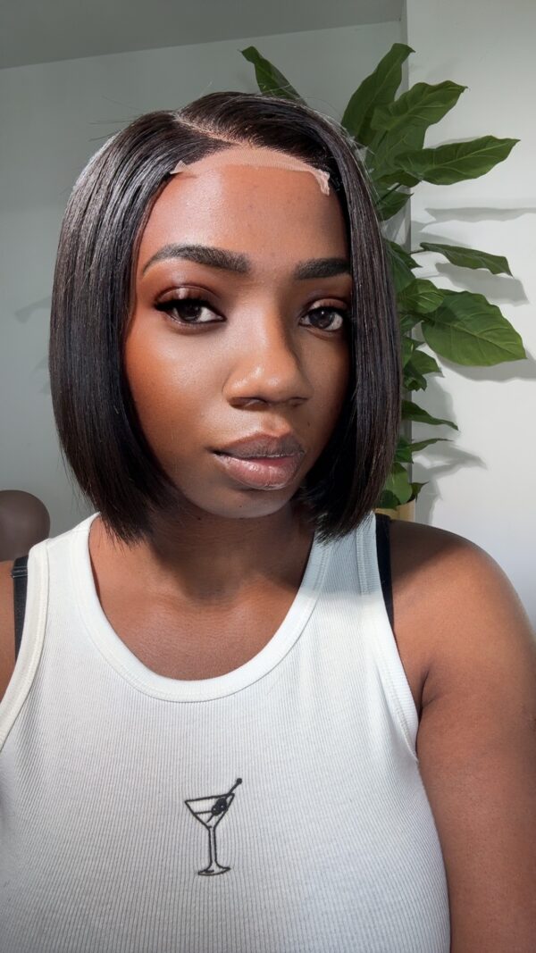 Side black Sharp Bob (crop)